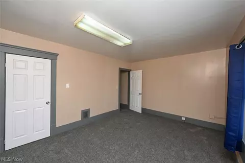 Bedroom - 868 N Main St, Akron, OH 44310 photo 3 of 5