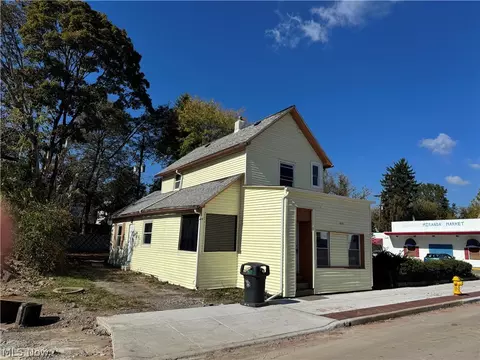 Exterior - 868 N Main St, Akron, OH 44310 photo 3 of 5