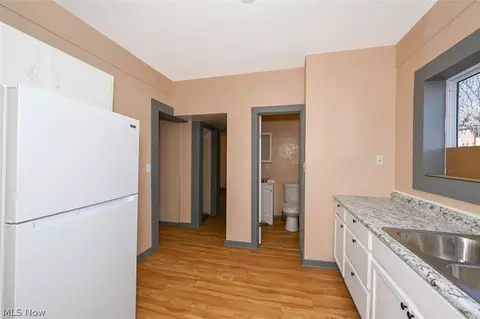 Entry Way - 868 N Main St, Akron, OH 44310 photo 2 of 2