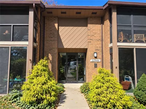 22946 Mastick Rd #203, Fairview Park, OH 44126
