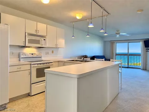 Kitchen - 6035 Lake Rd #524, Ashtabula, OH 44004 photo 1 of 3