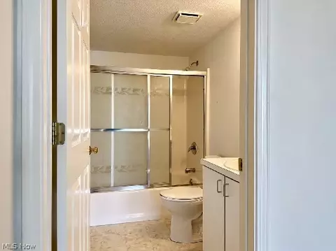 Bath - 6035 Lake Rd #524, Ashtabula, OH 44004 photo 1 of 3