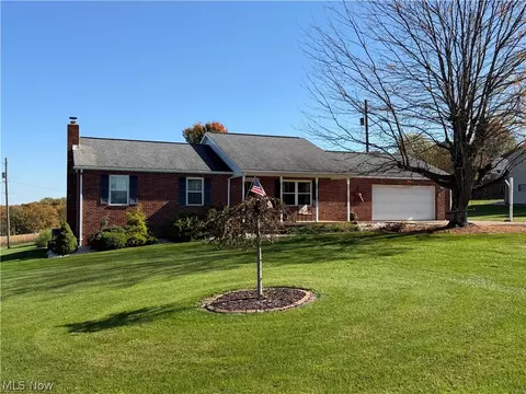 49 Kings Dr, Steubenville, OH 43952