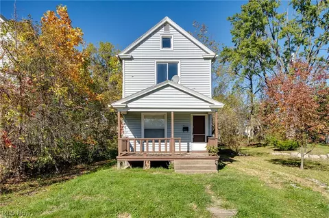 1596 1st St, Youngstown, OH 44509