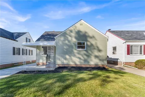5420 Oakwood Ave, Maple Heights, OH 44137