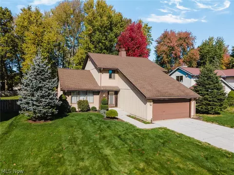 30882 Old Shore Dr, North Olmsted, OH 44070