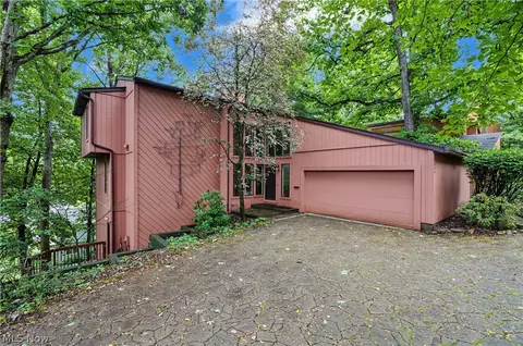 849 Belleau Wood Dr, Akron, OH 44303