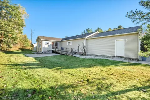 Exterior - 557 Chambers Rd, Chardon, OH 44024 photo 3 of 4