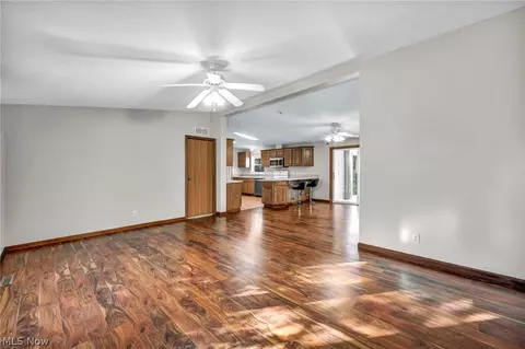 Living - 557 Chambers Rd, Chardon, OH 44024 photo 7 of 9