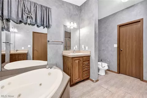 Bath - 557 Chambers Rd, Chardon, OH 44024 photo 3 of 4