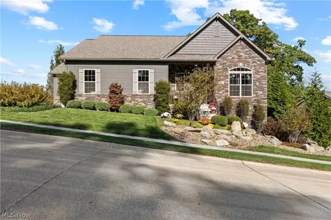 802 Shadow Creek Trl, Amherst, OH 44001
