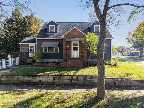 2875 Pikes Ave, Akron, OH 44314