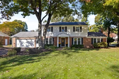 2115 Hunting Valley St NW, North Canton, OH 44720