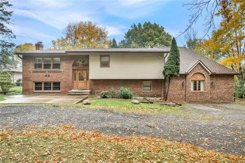 3348 Valley Pkwy, North Royalton, OH 44133