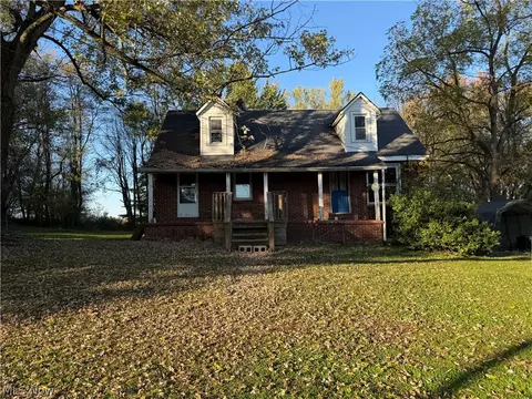 2581 Saxe Rd, Mogadore, OH 44260