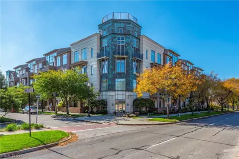16800 Van Aken Blvd #413, Shaker Heights, OH 44120