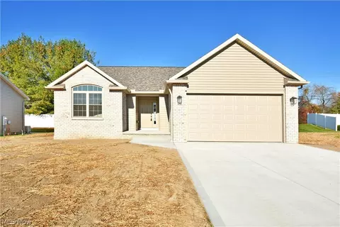 2867 Pebble Creek Ct, Cortland, OH 44410
