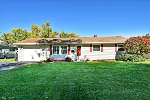 612 Pierce Dr, Youngstown, OH 44511