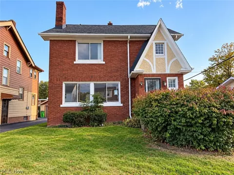 13312 Alvin Ave, Garfield Heights, OH 44105