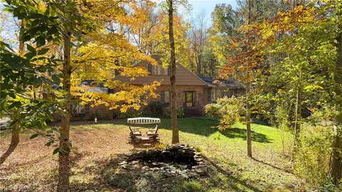 8217 W River Dr, Novelty, OH 44072