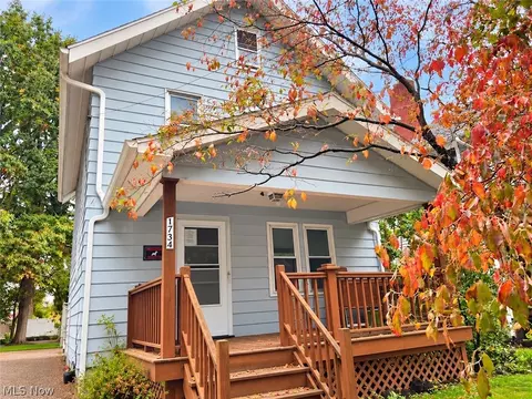 1734 Shaw Ave, Akron, OH 44305