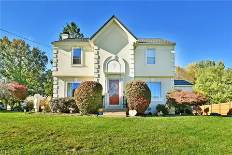 2270 Oran Dr, Youngstown, OH 44511