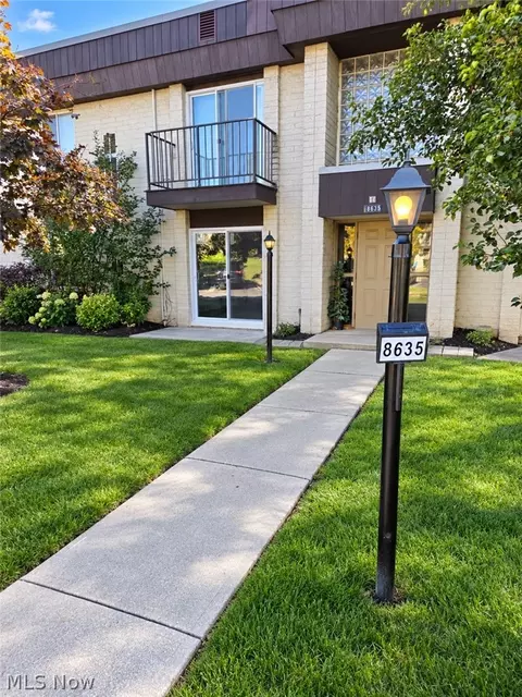 8635 N Akins Rd #101, North Royalton, OH 44133