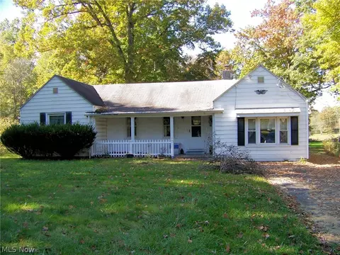 8808 Woodland Dr, Poland, OH 44514