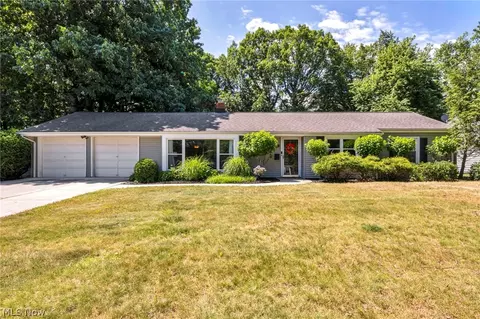 23111 Lincolnshire Dr, Bay Village, OH 44140