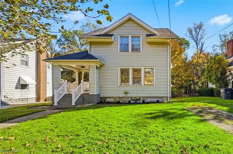 607 Sumatra Ave, Akron, OH 44305