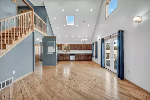 Living - 434 Us Highway 224, Sullivan, OH 44880 photo 4 of 5