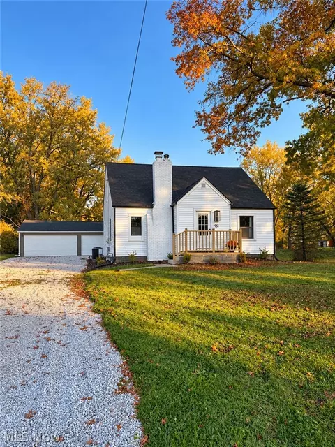 951 Bey Rd, Akron, OH 44312