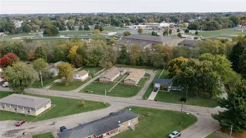 417 505 Taff Cir, Louisville, OH 44641