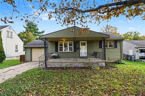 2835 Noel Dr, Youngstown, OH 44509