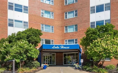 11850 Edgewater Dr #1012, Lakewood, OH 44107