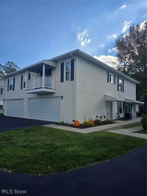 1286 Pembrooke Dr #D, Salem, OH 44460