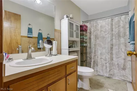 Bath - 113 Maple Ave, Hebron, OH 43025 photo 1 of 1