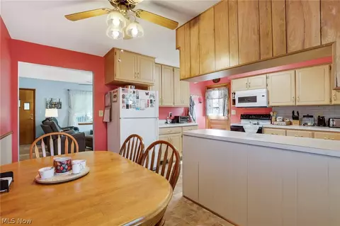 Kitchen - 113 Maple Ave, Hebron, OH 43025 photo 3 of 3