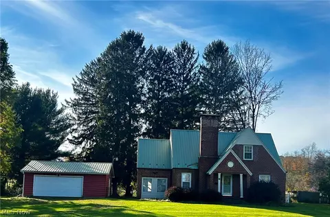 527 Zanesville Rd, Roseville, OH 43777