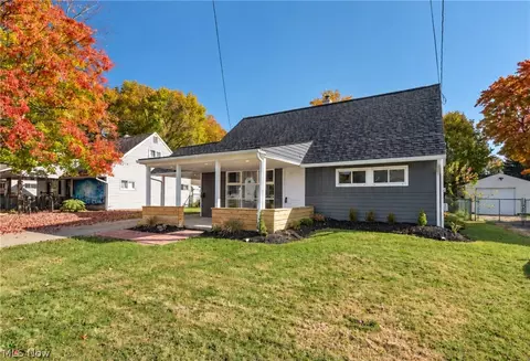 345 N Edgehill Ave, Austintown, OH 44515