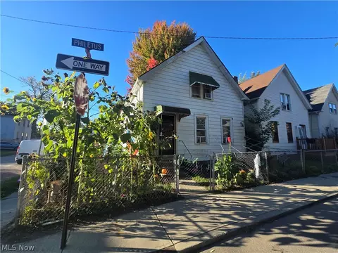 6542 Philetus Ave, Cleveland, OH 44127