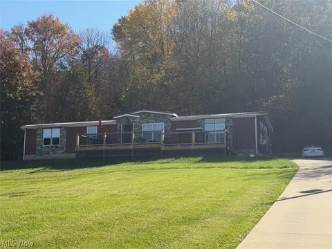 1637 Nageley Rd, New Philadelphia, OH 44663