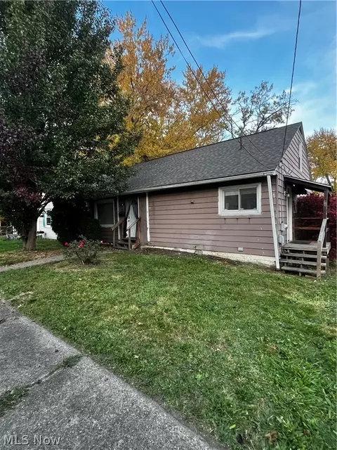 1722 Saint Elmo Ave NE, Canton, OH 44705