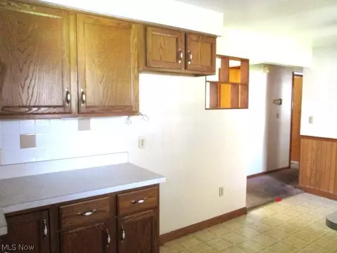 Entry Way - 902 Larkridge Ave, Boardman, OH 44512 photo 1 of 1
