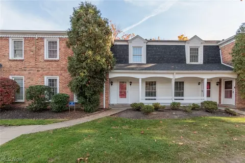 10 Trenton Sq #T-23, Euclid, OH 44143