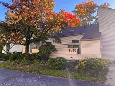 1540 Cedarwood Dr #I, Westlake, OH 44145