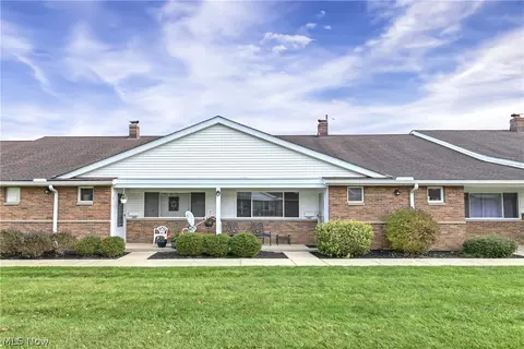 25345 Country Club Blvd #7, North Olmsted, OH 44070