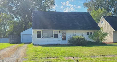 2425 Stephens Ave NW, Warren, OH 44485