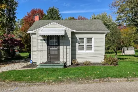 1835 Oakes Dr, Akron, OH 44312