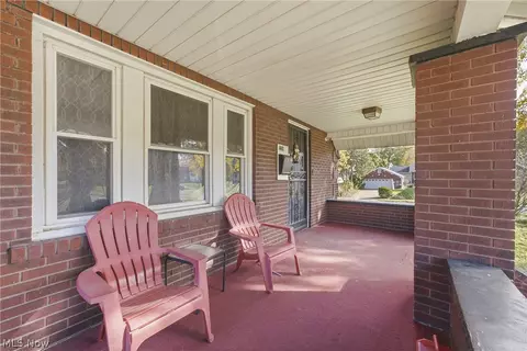 Exterior - 2219 3rd St NE, Canton, OH 44704 photo 4 of 8